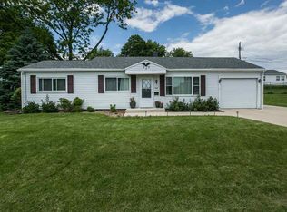 825 Kane St, Dubuque, IA 52001