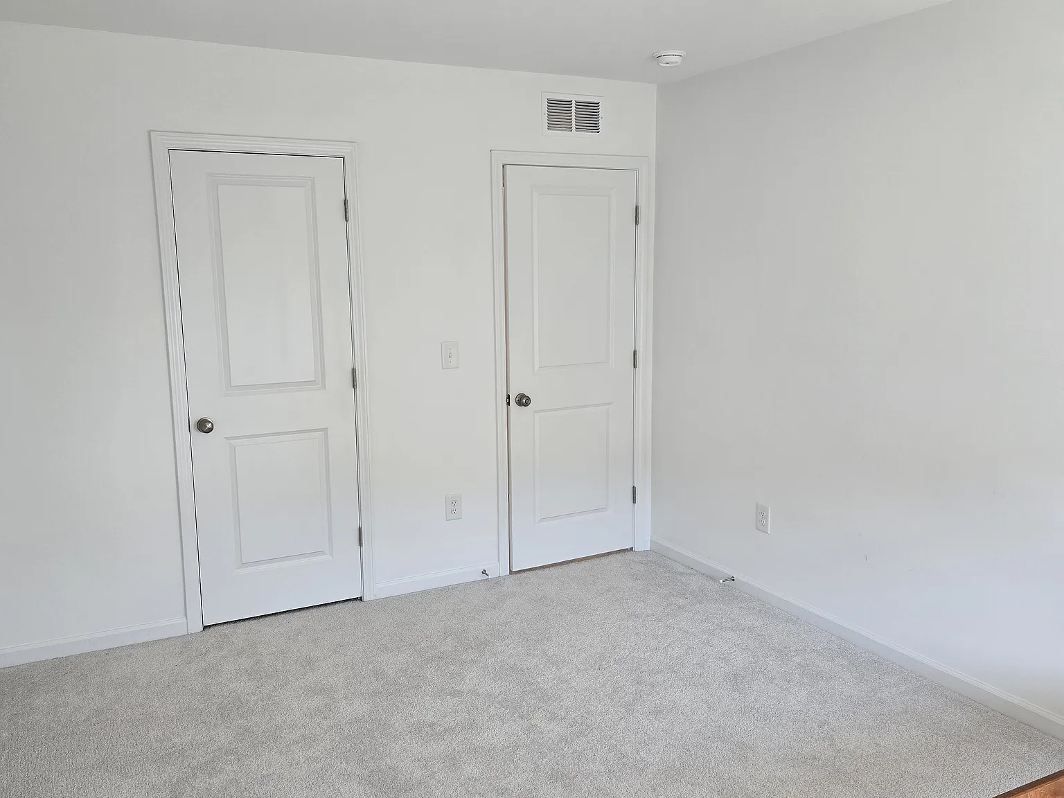 1 bed, 1931 sqft, $900 — Photo 2