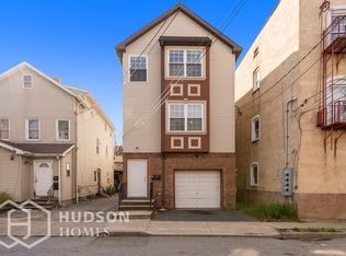 332 Mechanic St, Orange, NJ 07050