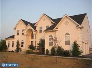 7 Hunters Creek Cir, Mullica Hill, NJ 08062