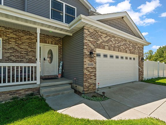 3rd image of 5535 Malibu Dr