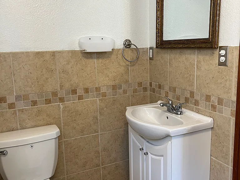 1122 Center St W — Photo 17