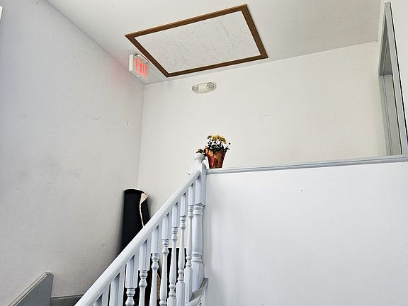 4th image of 71 S Whitney St APT 3