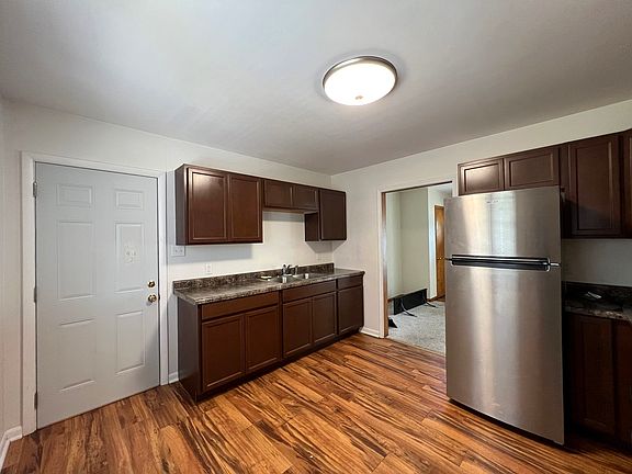 5th image of 306 Park Lane Dr