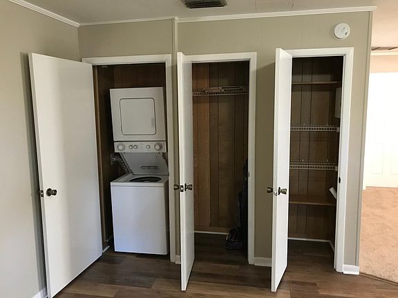 3rd image of 1503 Crest Ct