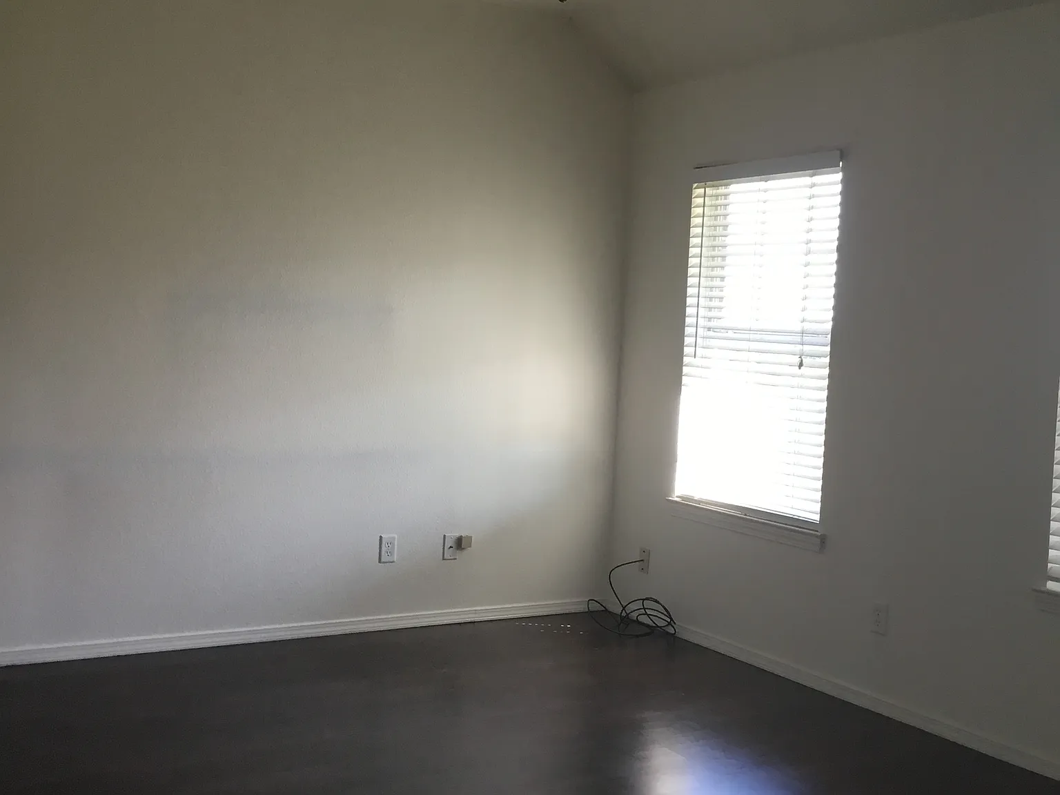 3 bed, 2.0 bath, 1843 sqft, $1,400 — Photo 4