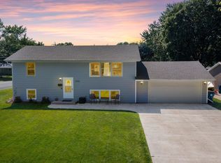 1096 Harrison St S, Shakopee, MN 55379