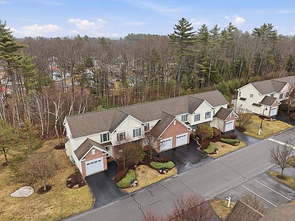 2nd image of 29 Cabernet Drive Unit #1