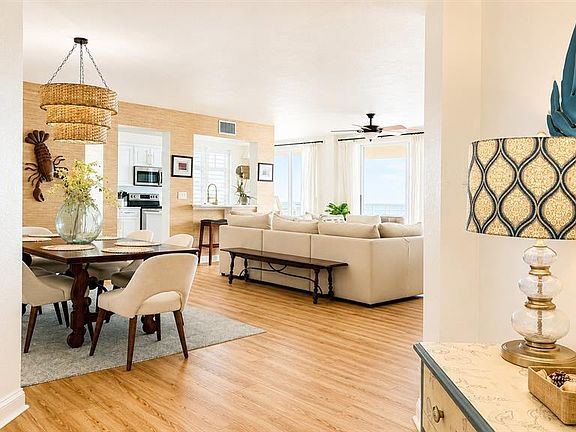 4th image of 10 Papaya St APT 901
