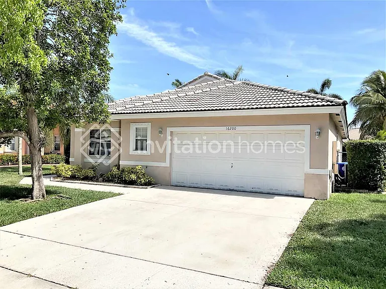 16200 SW 2nd Dr — Photo 1