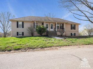 1307 Valley Woods Ct #B, Grain Valley, MO 64029