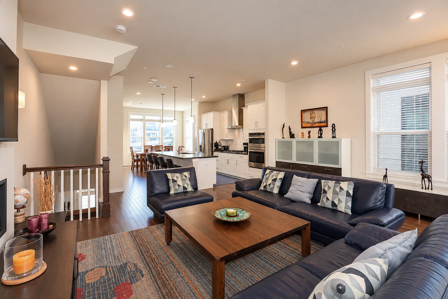 4 bed, 4.5 bath, 2514 sqft, $4,200 — Photo 1