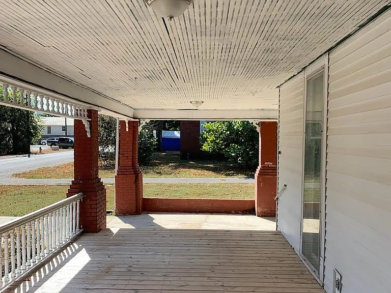 526 Monroe St — Photo 10