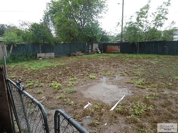 3rd image of 113 W Park Dr