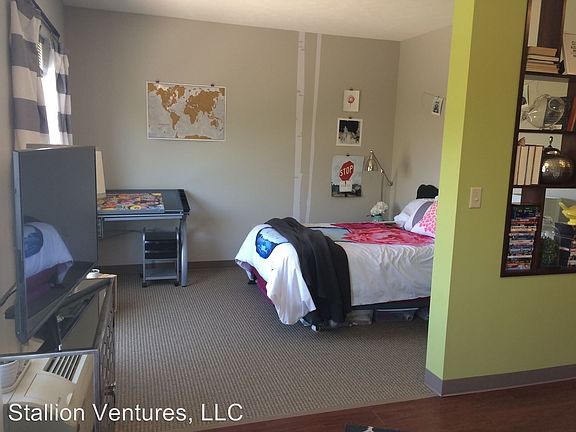 4th image of 3535 Holdrege St APT 307