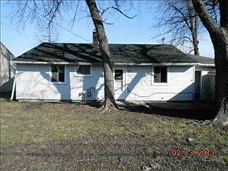 2nd image of 3209 S Elm St