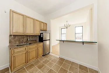 Rented by R New York