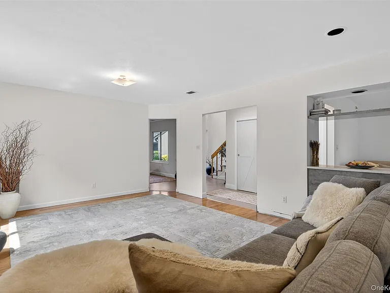 60 Wimbledon Dr #60 — Photo 13