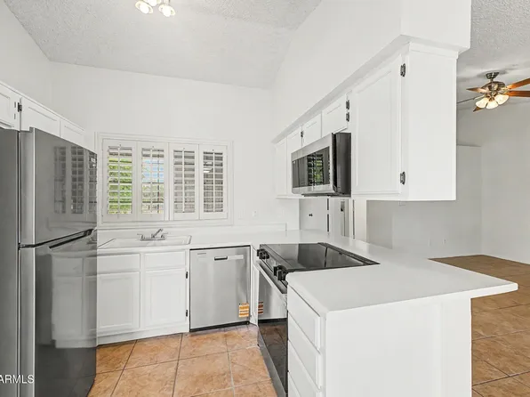 255 S KYRENE Road #201, Chandler, AZ 85226