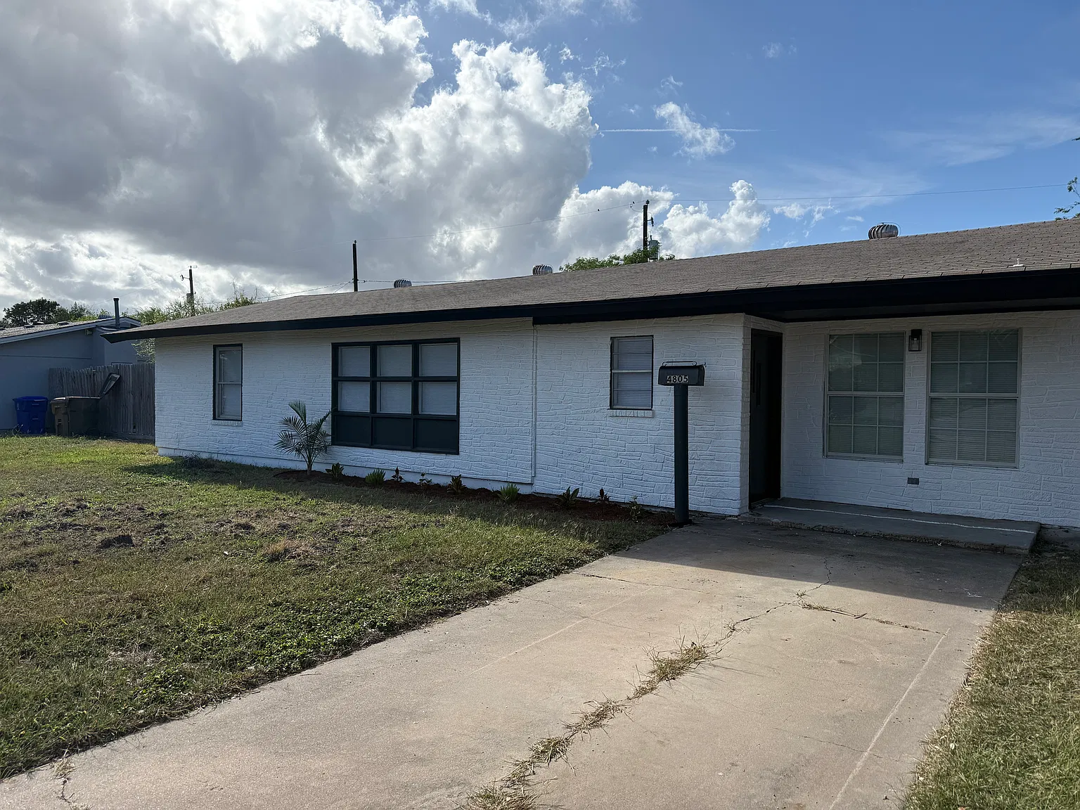 4 bed, 1300 sqft, $2,150 — Photo 2