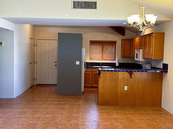 5th image of 3090 E Winterhaven Dr