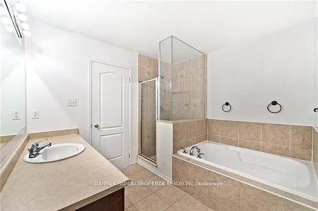 18 Clarepark Ct — Photo 8