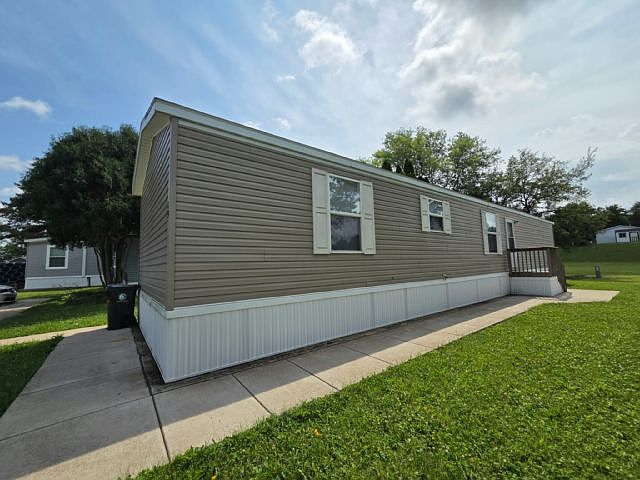 1st image of 19 Fairlane Ct #23