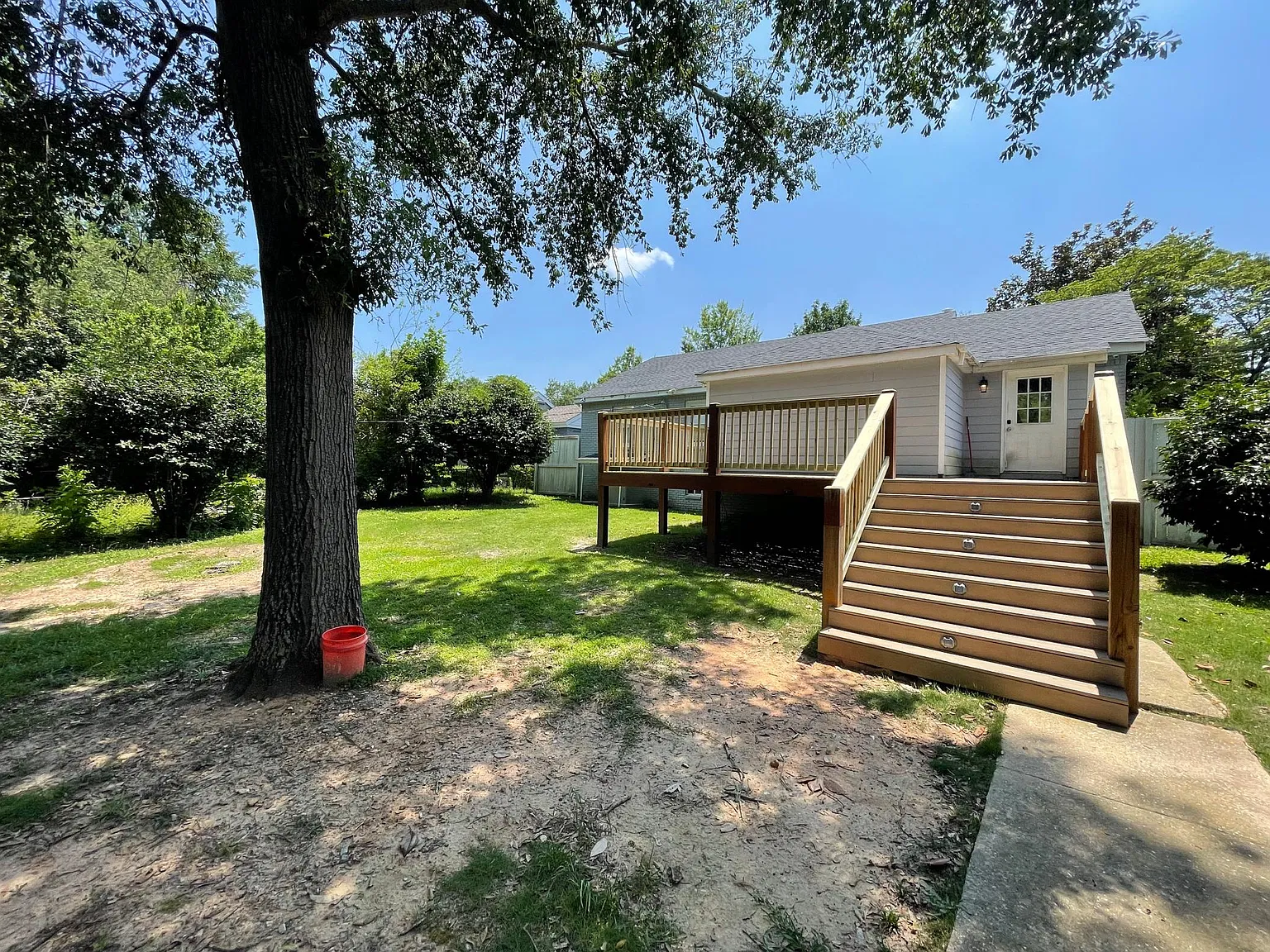 1701 Slade Dr — Photo 2