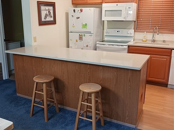 3rd image of 211 E Snow Cap Drive