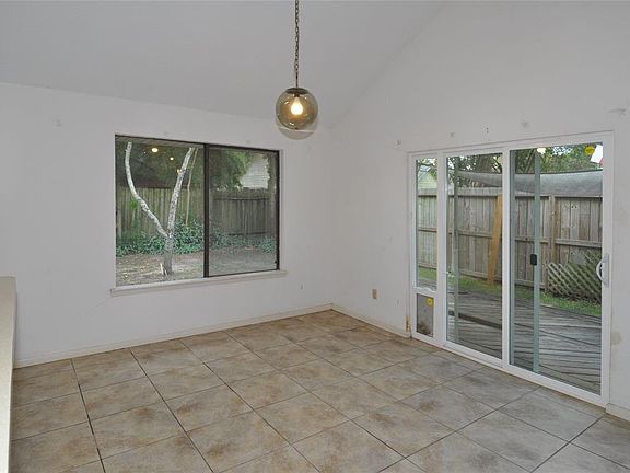 4th image of 18519 Headland Dr