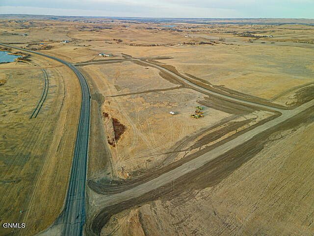 2nd image of 3483 Dakota Loop