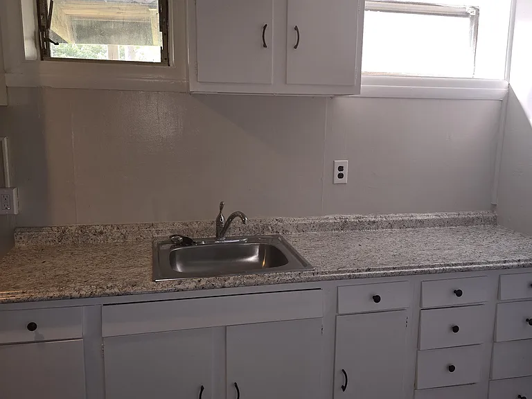 1410 Filbert St #1 — Photo 8