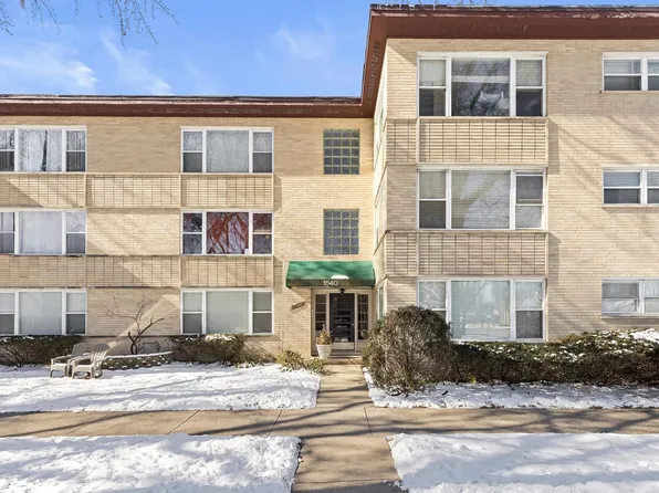 1540 Park Ave APT 2D, River Forest, IL 60305
