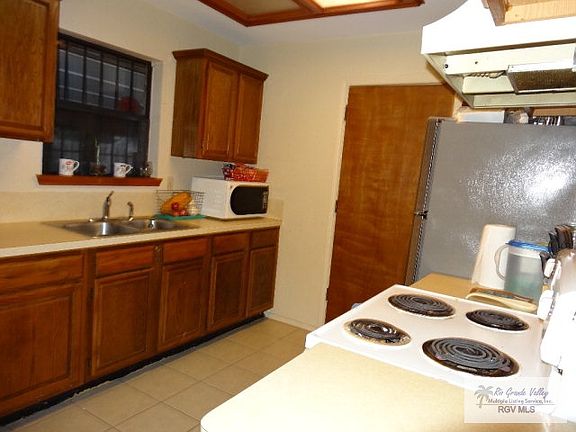 5th image of 1065 Alta Mesa Blvd