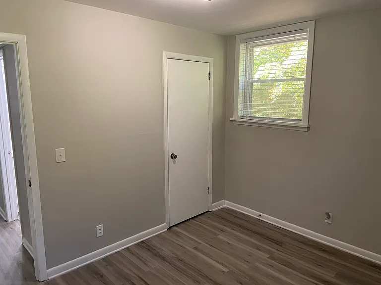 405 E Cedar St — Photo 16
