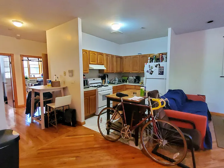 258 S 1st St #1 — Photo 1