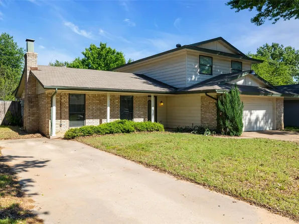 928 Columbus Ct, Bedford, TX 76022