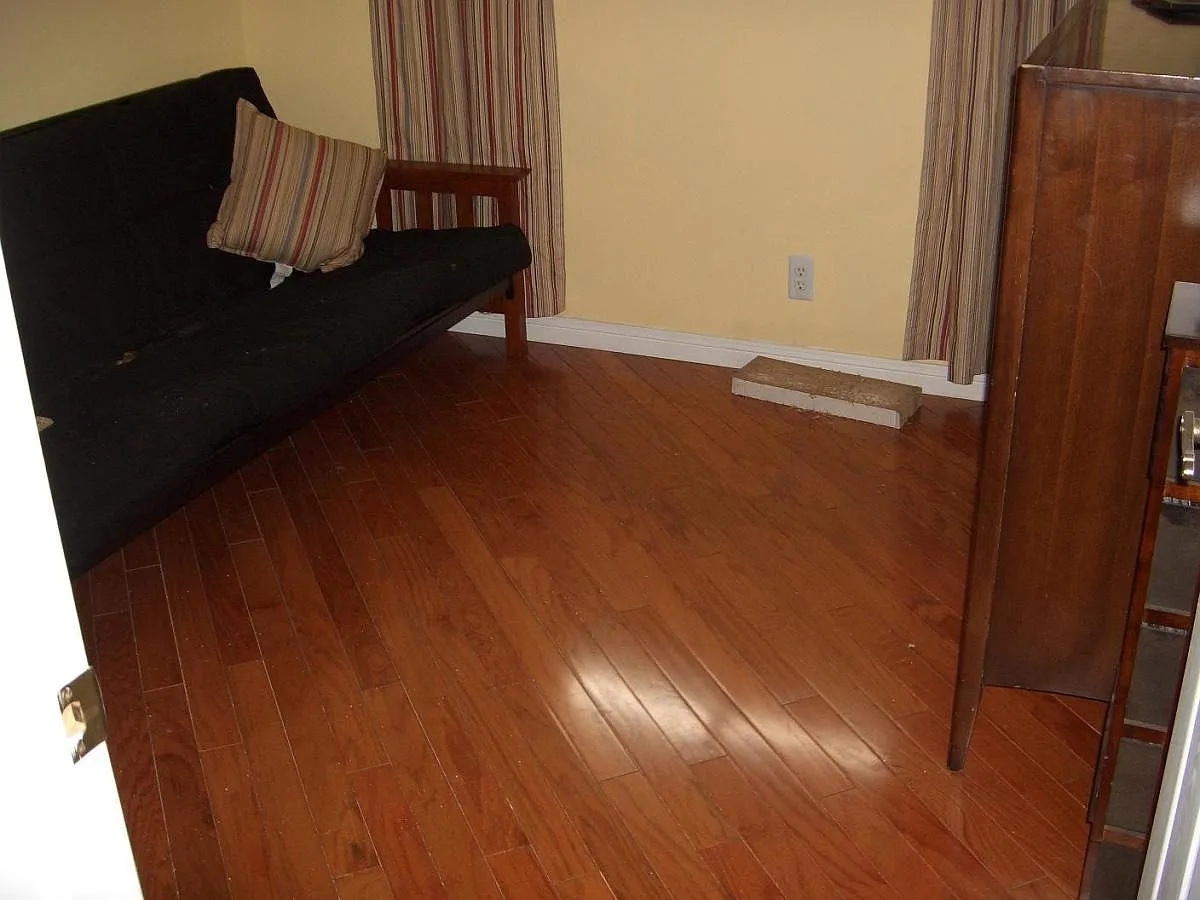 2 bed, 1090 sqft, $2,100 — Photo 3