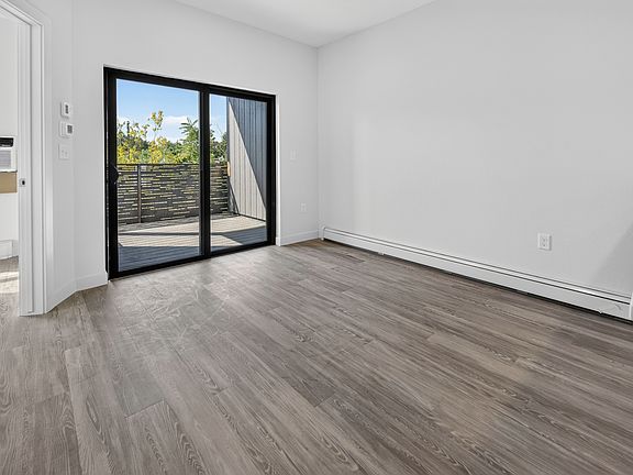5th image of 2301 Pearl St APT 6