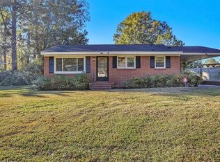 520 E Calhoun St, Whiteville, NC 28472