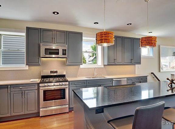 5th image of 1734 W Balmoral Ave #2