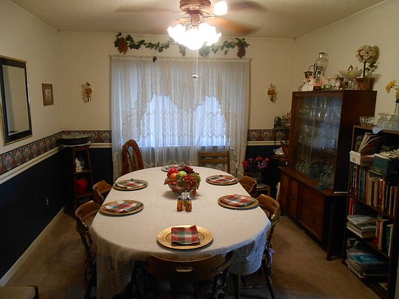2nd image of 136 E Wayside Dr