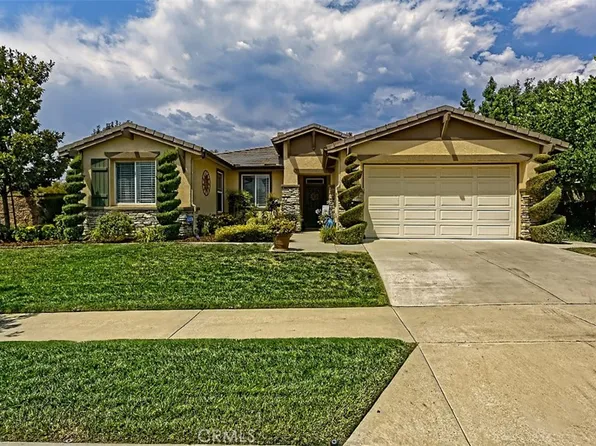 32000 Teal Ct, Yucaipa, CA 92399