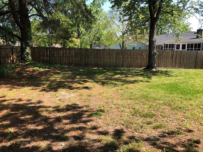 1137 Chatmoss Dr — Photo 10
