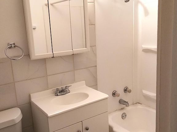 3rd image of 7414 Overton Ave APT 8