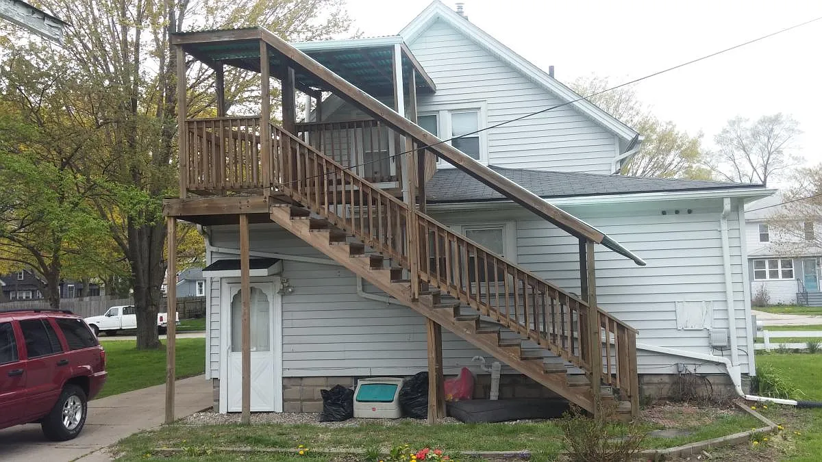 31 Leslie St photo 1