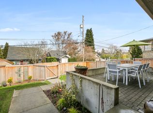 3773 SW Grayson St, Seattle, WA 98126