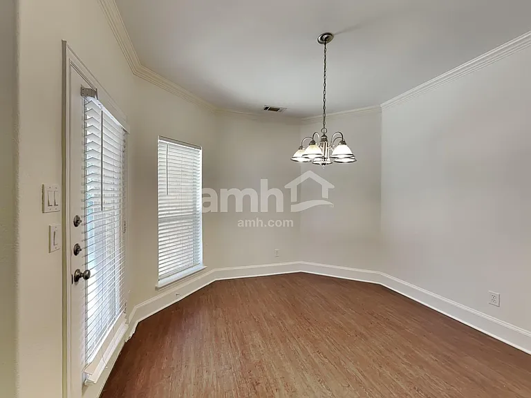 3720 Drexel Dr — Photo 5