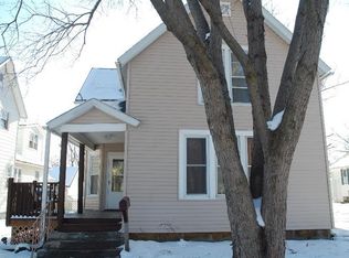 503 6th Ave N, Clinton, IA 52732