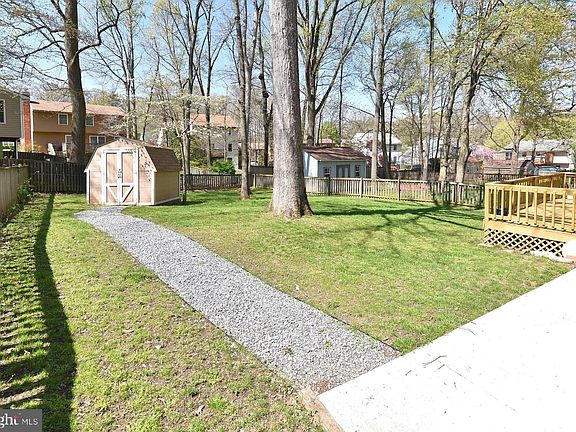 2nd image of 492 Derby Ct